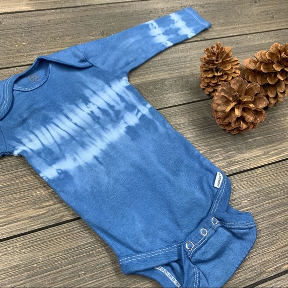 💖2/$25💖 Tie-Dye Baby Onesie® / Baby Tie Dye Bodysuit NWOT - Picture 2 of 4
